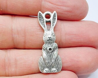 Colgante de conejo, colgante de conejito del bosque, colgantes para pendientes, accesorios para joyería de animales, colgante bohemio DIY, zamac plateado antiguo 33 x 13 mm G37017