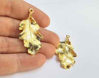 Gold Eichenblatt Anhänger, 24K Shiny Gold Charm, Natur Schmuckherstellung, Nikelfrei, Bleifrei (46 x 22 mm) G37327