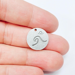 Wave Charm, Ocean Sun Pendant, Surf Jewelry Making Supplies, Beach Theme Round Pendant, Antique Silver Plated Metal 17mm G36965