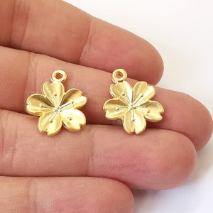 4 Flower charms Gold plated charms (20x17mm)  G25360