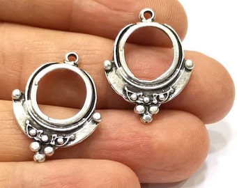 10PCS Antiqued Silver Metal Wild Free Round Charms #92011 10PCS Antiqued Silver Metal Wild Free Round Charms #92011