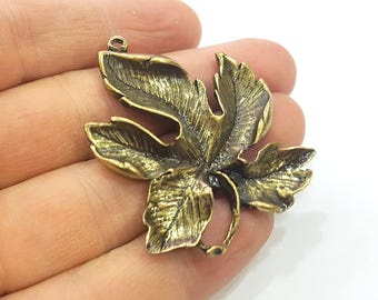 Pendentif Antique Bronze Leaf Antique Laiton Plaqué Pendentif (50x41mm) G7367