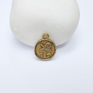 Mushroom and Snail Round Charm Pendant, Double Sided Nature, Antique Bronze Plated, 16x13mm, G38121