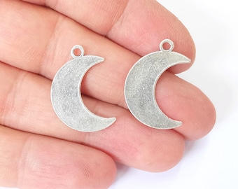 10 Crescent Moon Charms Antique Silver Plated Charms (26x18mm) G25151