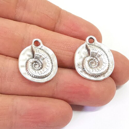 Ammonite round  (double sided) charms Antique silver plated charms (23x19mm) G24403