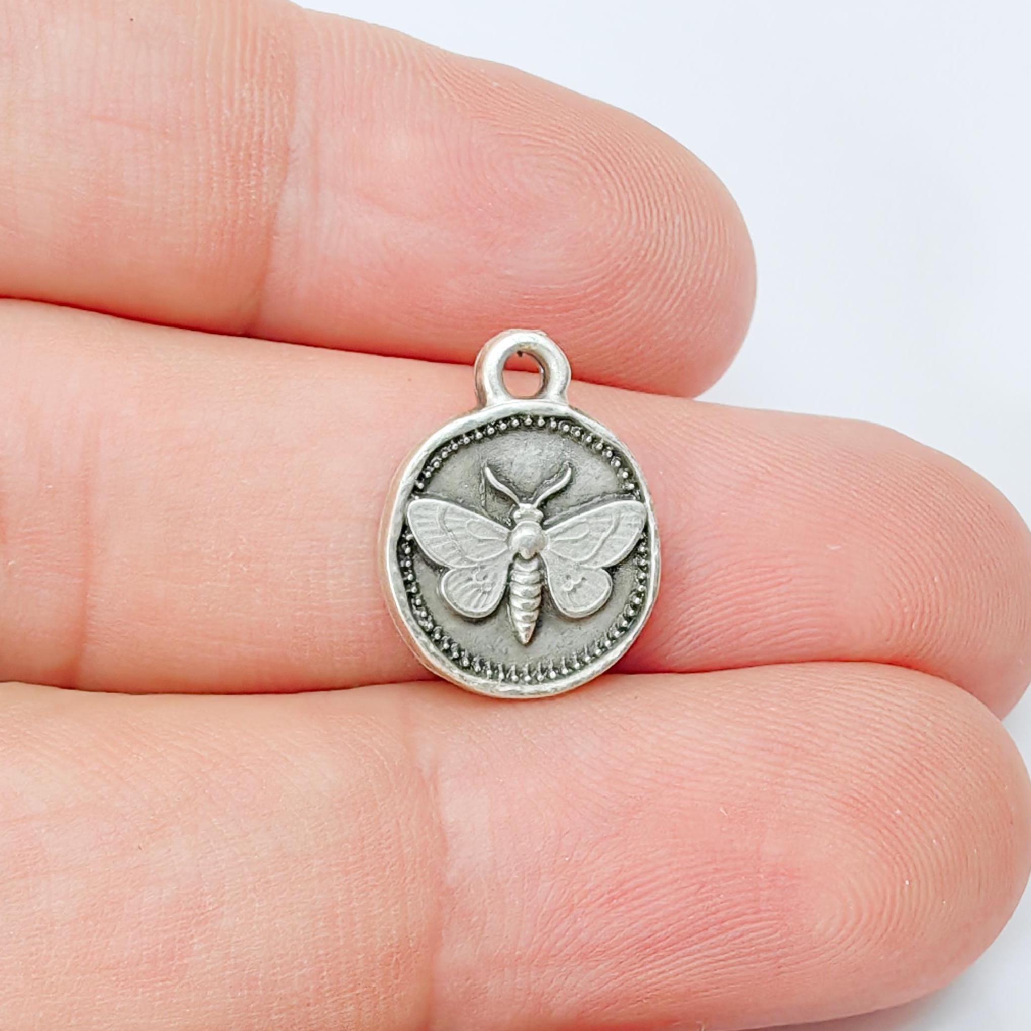 Collana falena falco testa di morte ciondolo dettagliato