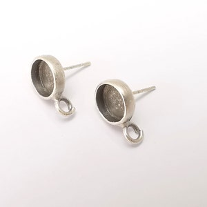 Base de pendiente con aro, poste, bisel de resina, montaje de cabujón, latón antiguo plateado (pieza de 8 mm) G35965