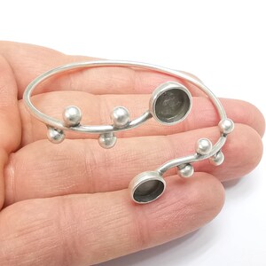 Silverarmbandsbezel Blank hartsbezel Cabochon Manschettfästen Justerbart armband Antikförsilvrad mässing (8 mm bezel) G33101