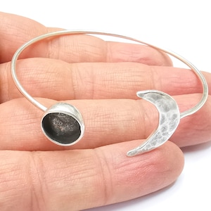 BRACCIALE REALIZZATO A MANO, CON PIETRE DI LUNA