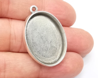 Colgantes ovalados en blanco, bases de resina, engastes de mosaico, marco de flor seca, base de arcilla polimérica, baño de plata antigua (30 x 22 mm) G33432