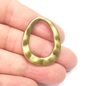 Wavy Oval Charms Pendant, Antique Bronze Plated (36x29mm)  G29224