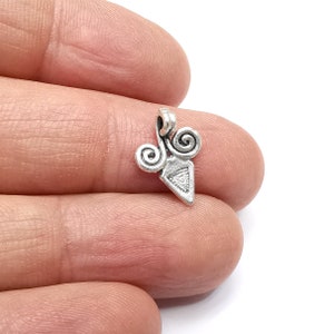 Virveltriangulära berlocker, spetsiga berlocker, hängande örhängen, kedja/armband, halsbandsdelar, antik silvermässing 15 x 11 mm G35034