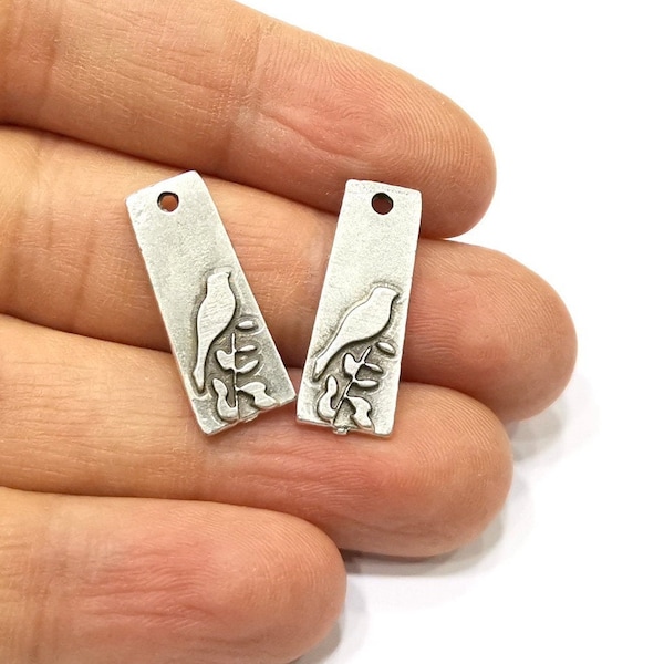 Charmes d’oiseaux sur branche, Plaqué Argent Antique, Charmes DIY (25x10mm) G16437