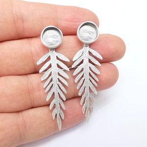 Fern Earring Base, Leaf Earring Blank, Ear Settings Bezel, Resin Blank, Cabochon Mountings, Antique Silver Plated Brass (10mm blanks) G35419