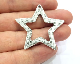 Star Pendant Hammered Silver Pendant Antique Silver Plated Metal (44x40mm) G15857