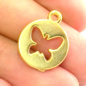 4 Butterfly Charms Gold Plated Charms  (18 mm)   G19523