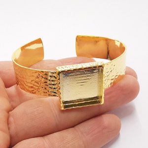 Bracelet Blank Resin Cuff Dry Flower inlay Blank Cuff Bezel Glass Cabochon Base Hammered Adjustable Gold Plated  (20x20mm ) G20066