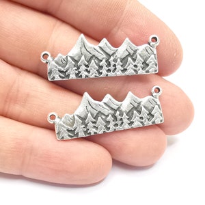 Ciondolo con ciondolo a forma di montagna, paesaggio, roccia, foresta, placcato argento antico (37 x 14 mm) G26744