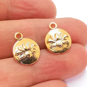 4 Spider Charms Shiny Gold Plated Charms (16x13mm) G20985