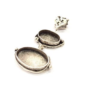 Pingente de prata em branco, resina em branco, base de mosaico em branco, incrustação em branco, colar em branco, montagens em branco, latão banhado a prata antigo (66 x 28 mm) G9705