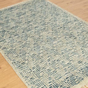Grey Geometric Wool Area Rug: Hand-Knotted Turkish Style