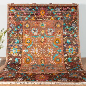 Hand Knotted Wool Oushak Rug: 8x10 Medallion Oriental Rug