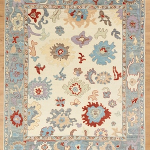 8x10 Ivory Oushak Wool Rug: Hand-Knotted Turkish Oriental Design