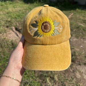 Sunflower Hat – Minimalist Embroidered Cap – Garden Lover Gift – Summer Style