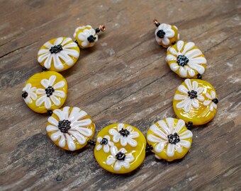 White Daisies on Swirling Yellow Beads