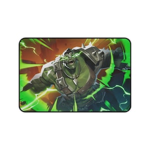 Könnte beinhalten: Eine Illustration von Hulk, einem Superhelden, in Grün und Braun, mit leuchtend grüner Energie um ihn herum. Er trägt eine braune Lederrüstung mit Stacheln und eine grüne Halskette.