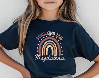 Schulkind 2026 T-Shirt personalisiert | Einschulung Shirt mit Name | Geschenk 1. Schultag | Tshirt zum ersten Schultag | Erste Klasse Shirt