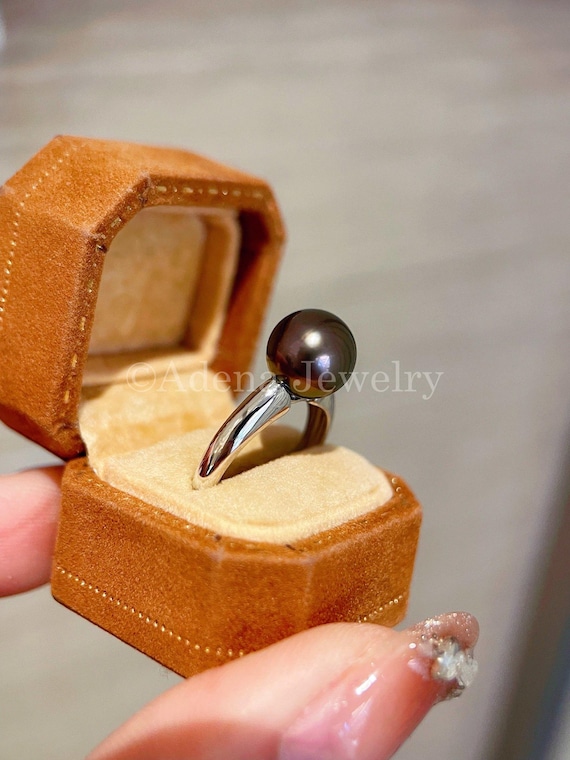 Anillo solitario de perla negra de Tahití de 8-9 mm en oro blanco