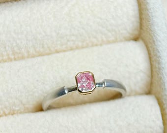 Anillo de compromiso minimalista con diamante rosa de oro macizo de 18 k, certificado como diamante rosa de fantasía natural, con claridad de diamante real vs. talla 6 (EE. UU.)