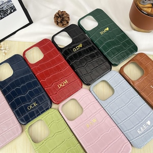 Gepersonaliseerde iPhone-hoesje voor iPhone 16 Pro 15 Pro Max 14 13, monogram initialen krokodillenleer telefoon beschermhoes, cadeau voor haar, kerstcadeau