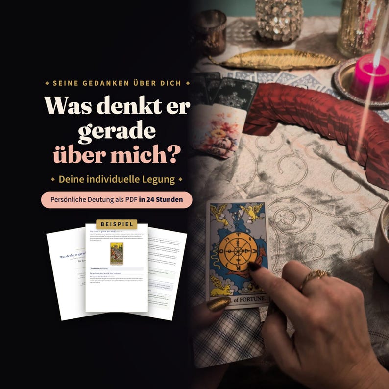 Pu&ograve; includere: Un annuncio per un servizio di lettura dei tarocchi con il testo tedesco 'Was denkt er gerade &uuml;ber mich?' e 'Deine individuelle Legung'. L'immagine mostra una mano che indica una carta dei tarocchi 'Ruota della Fortuna' su un tavolo.