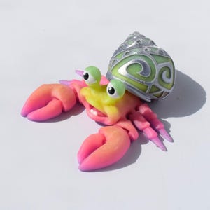 3D Printed Multi-colored Hermit Crab Toy,Hermit Crab Figure Desk Decor,Articulated 3D Hermit Crab,Kinetic Stress Relief Gift, Birthday Gift