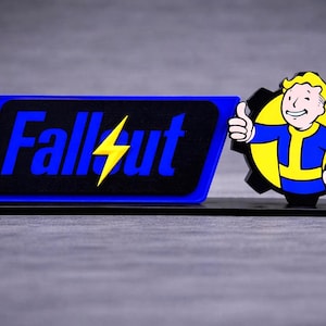 Fallout Aufsteller ... War never changes - but your desk setup can!