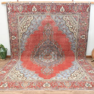 Red and Blue Vintage Turkish Wool Rug: 9&#39;5x12&#39;6 ft, Handmade Boho Decor