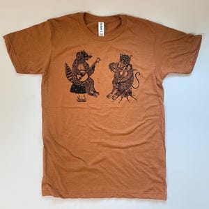 T Shirt - Raccoon Playing Banjo & Possum Playing Fiddle Soft Style Heather Rust Screen Printed Woodcut