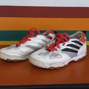 Baskets Adidas Torsion blanches vintage des années 1990 Taille US 8,5 / EU 42 Baskets Adidas blanches avec 3 bandes