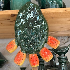Decoración de pared de cactus de cerámica hecha a mano, arte de nopal mediterráneo, obra de arte para el hogar en cerámica verde brillante