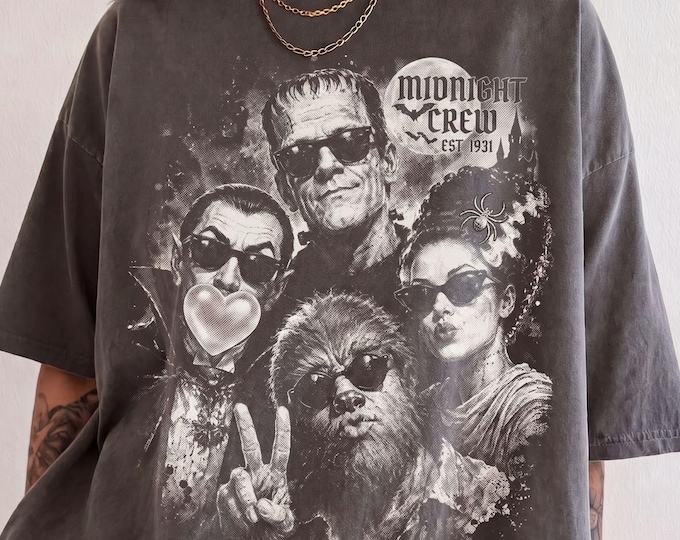 Retro Monster Selfie Tshirt Frankenstein Werewolf Dracula Bubblegum Funny Spooky Season Tee Halftone Classic Vintage Halloween VHS shirt