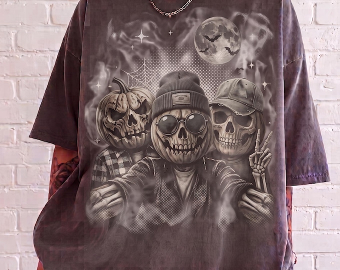 Retro Pumpkin Selfie Tshirt Funny Spooky Season Tee Halftone Classic Vintage Halloween VHS shirt