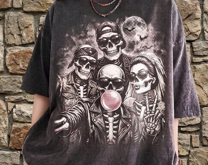 Funny Retro Skeleton Selfie Tshirt Bubblegum Spooky Season Tee Halftone Classic Vintage Halloween VHS shirt