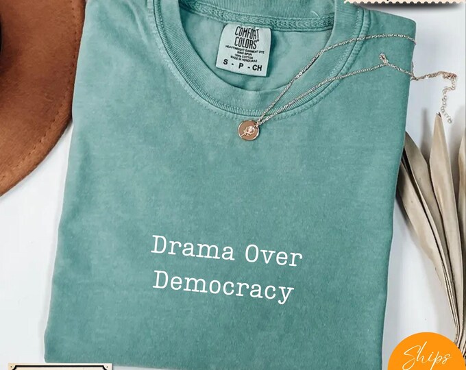 Comfort Colors® Minimalist Anti-Trump Taco Tee – Political Humor with Flavor