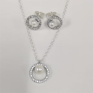 Pandora Freshwater Cultured Pearl Circles Chain Necklace Stud Earrings Gift Set