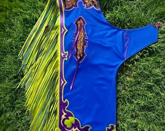 Maßgefertigte, handgefertigte Bullenreit-Chaps aus Leder – Western-Rodeo-Ausrüstung mit Fransen | Maßgefertigte Rodeo-Chaps mit floralem Muster | Arena Edge Bullenreit-Chaps