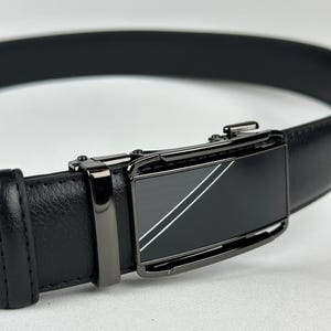 Black Leather Belt: Automatic Click-Lock Buckle, Adjustable Design