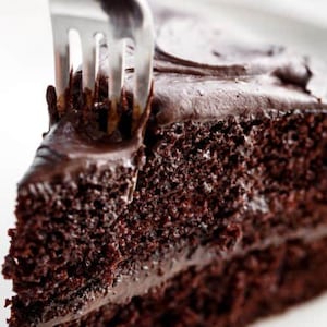 Ricetta della torta al cioccolato fondente / Torta al cioccolato ricca e umida / Ricetta di cottura facile / Download immediato / Download PDF