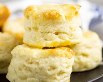 Fluffy Homemade Buttermilk Biscuits Recipe | Easy Southern Biscuit Recipe | Perfect for Breakfast & Brunch